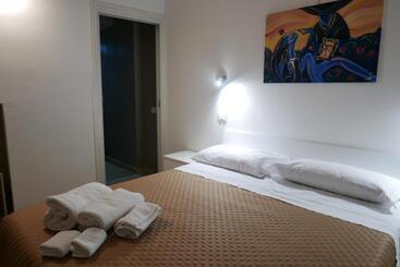 Opera Boutique Rooms