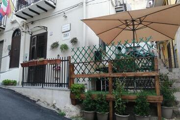 Opera Boutique Rooms