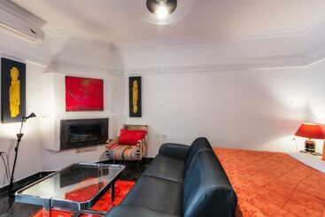 ریاض Ryad A&b Sarai