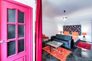 ریاض Ryad A&b Sarai