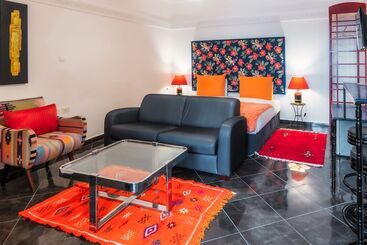 ریاض Ryad A&b Sarai