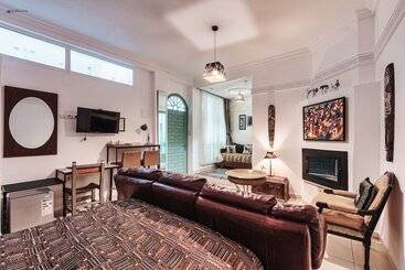 ریاض Ryad A&b Sarai