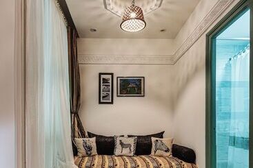 ریاض Ryad A&b Sarai