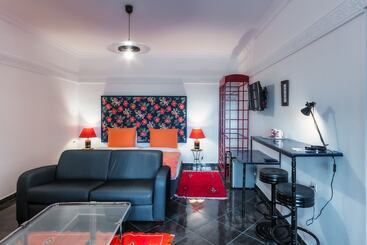 ریاض Ryad A&b Sarai