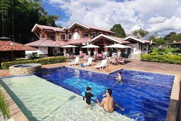 تختخواب و صبحانه Finca Hotel Santana