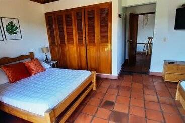 تختخواب و صبحانه Finca Hotel Santana