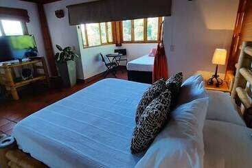 تختخواب و صبحانه Finca Hotel Santana