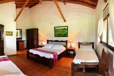 تختخواب و صبحانه Finca Hotel Santana
