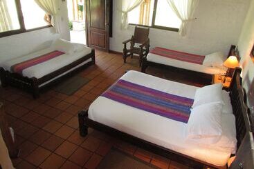 تختخواب و صبحانه Finca Hotel Santana