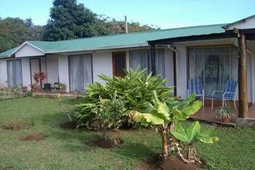 هتل Cabañas Anariki