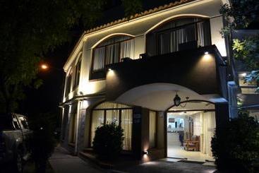 هتل Colonial Gesell