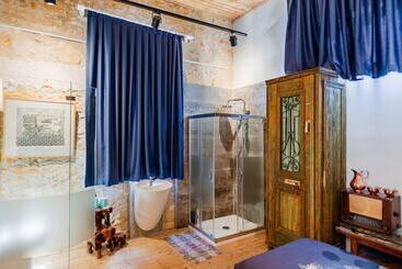 هتل Tasev Guesthouse