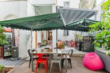 هتل Tasev Guesthouse
