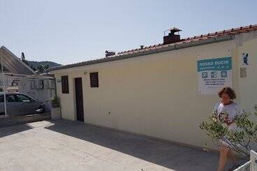 پانسیون Apartments Boćin Rosso