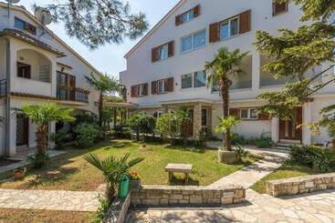 Villa Ladavac B&b