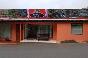هاستل Mora's Place B&b