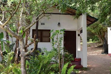 هتل Gamboozini Lodge