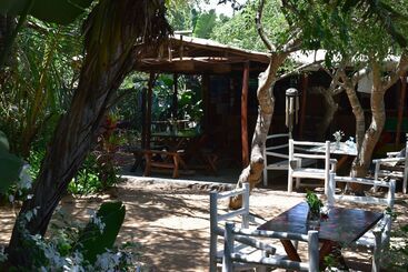 هتل Gamboozini Lodge