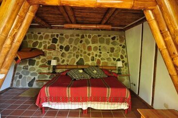 هتل Reserva Natural Atitlan