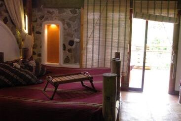 هتل Reserva Natural Atitlan