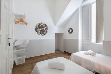 پانسیون Faro Cosy Guesthouse