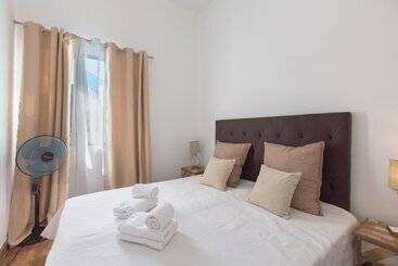 پانسیون Faro Cosy Guesthouse