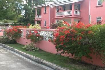 Gentle Breeze Apartments