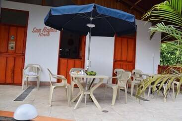 مسافرخانه Finca San Rafael   Cafe Y Cacao
