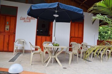 مسافرخانه Finca San Rafael   Cafe Y Cacao