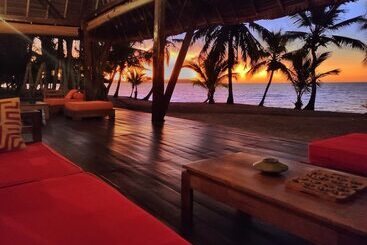 هتل Eden Lodge