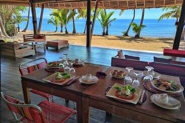 هتل Eden Lodge