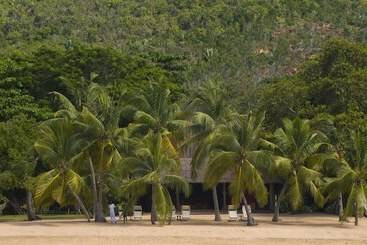 هتل Eden Lodge