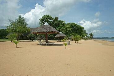 هتل Eden Lodge