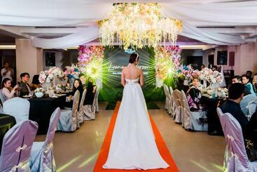 ホテル Le Charmé Suites   Subic