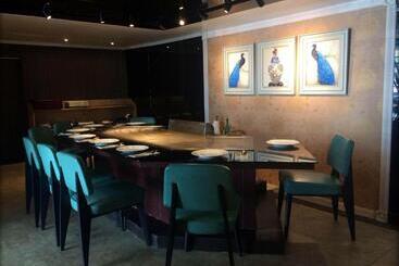 ホテル Le Charmé Suites   Subic