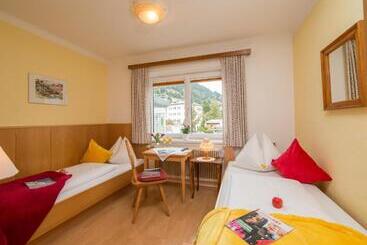 هتل Pension Hubertus