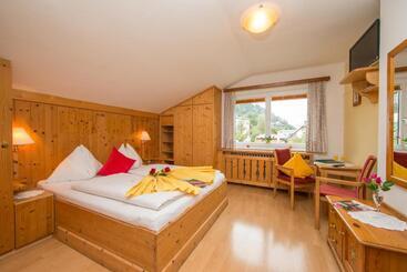 هتل Pension Hubertus