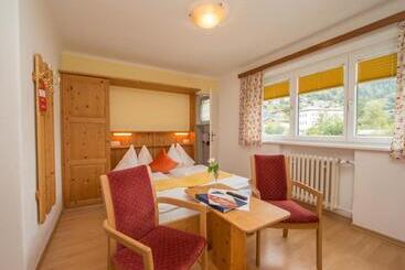 هتل Pension Hubertus