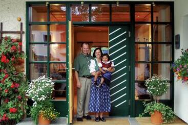 هتل Pension Hubertus