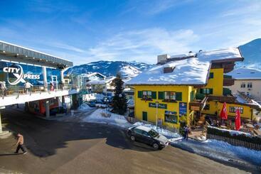 هتل Pension Hubertus