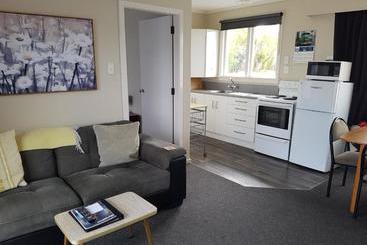 554 Moana Court Motel