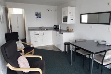 554 Moana Court Motel