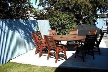 554 Moana Court Motel