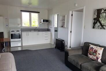 554 Moana Court Motel