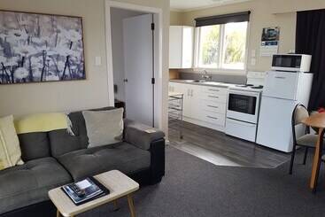 554 Moana Court Motel