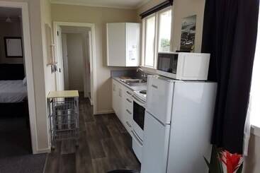 554 Moana Court Motel