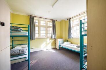 هاستل Yha Newcastle Beach