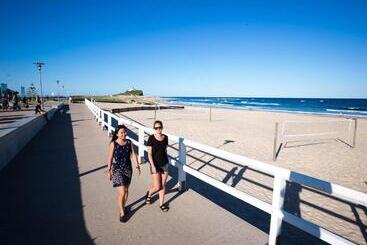 هاستل Yha Newcastle Beach