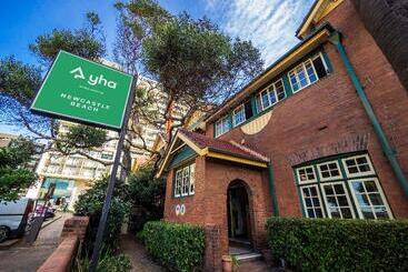 هاستل Yha Newcastle Beach