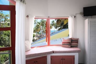 تختخواب و صبحانه Casa Delfin Guest House